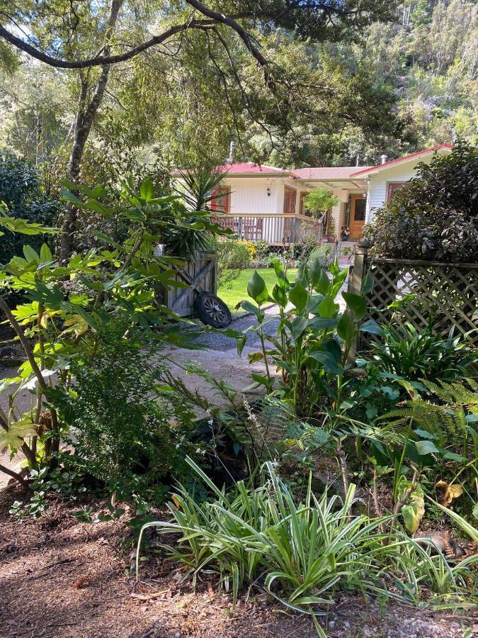 Twin Totara Cottage Аппер-Хатт Экстерьер фото